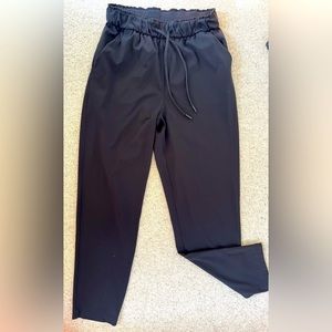 Women's Lululemon stretch high rise pull on size 6